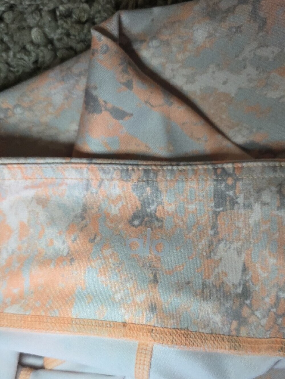 ALO Yoga Peach, Gray and White Marble-Print Leggings - Picture 2 of 7